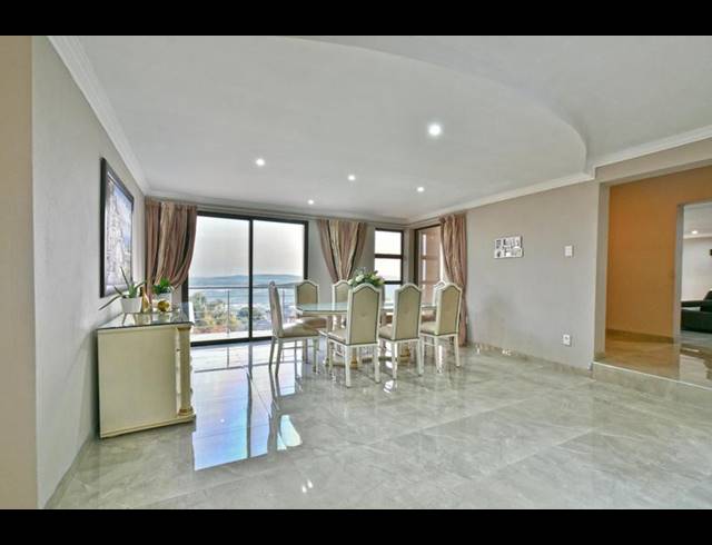 6 BEDROOM HOUSE FOR SALE IN GLENVISTA